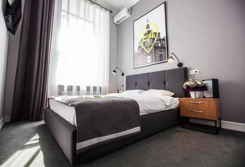 Hotel E4