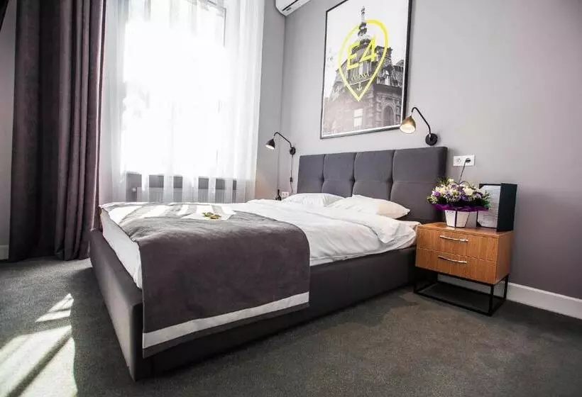 Hotel E4