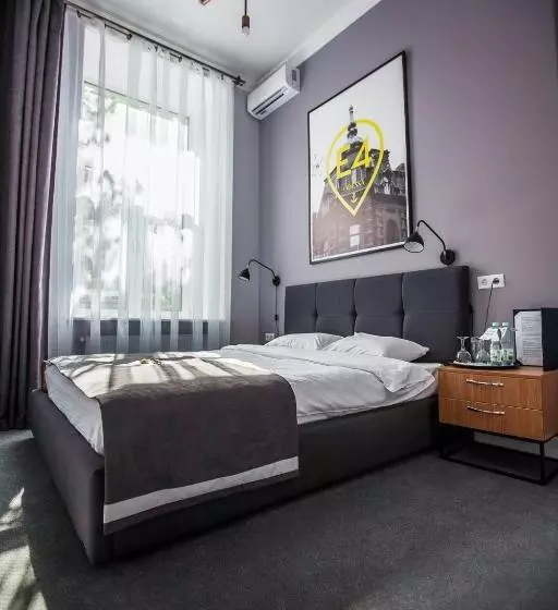 Hotel E4