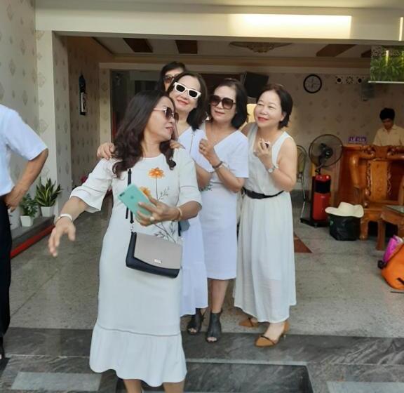 هتل Khách Sạn Ngọc Thương