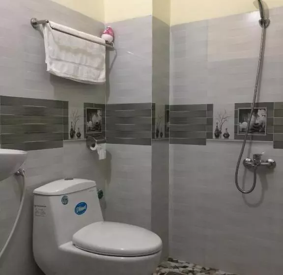 هتل Khách Sạn Ngọc Thương