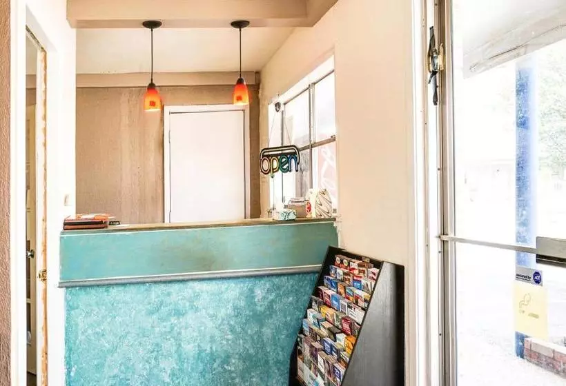 Hotelli Austin Street Giddings