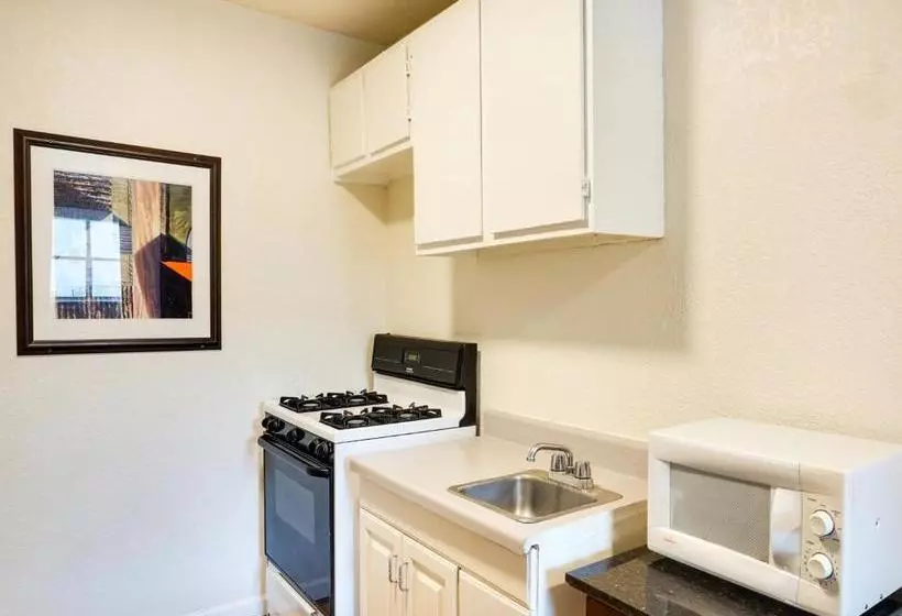 Hotelli Austin Street Giddings