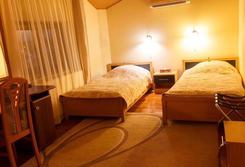 هتل Starye Bendery