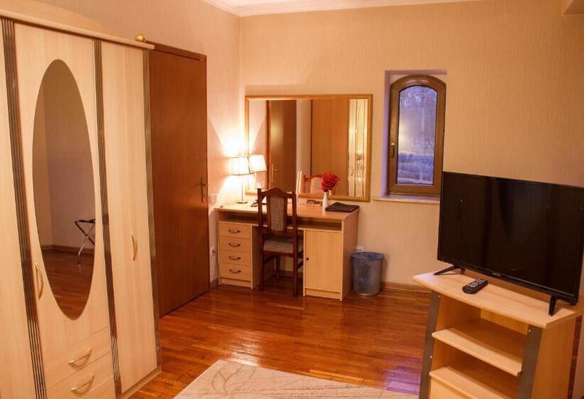 هتل Starye Bendery