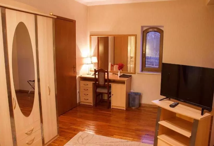 هتل Starye Bendery