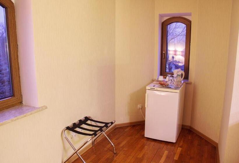 هتل Starye Bendery