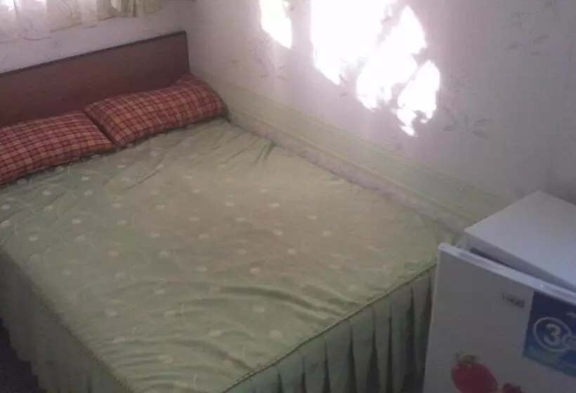 پانسیون Podsolnukhi Guest House