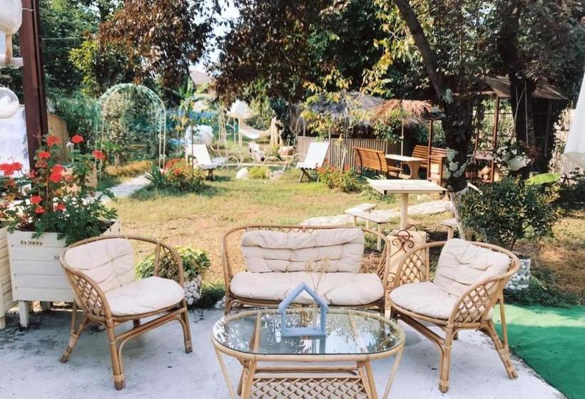 پانسیون Sandro