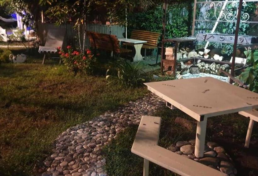 پانسیون Sandro