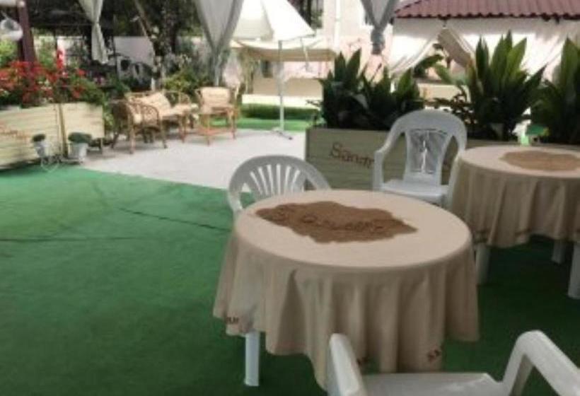 پانسیون Sandro