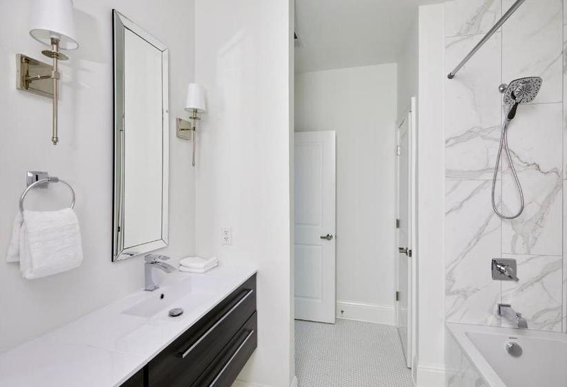 Sonder Lafayette Square