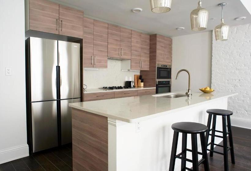 Sonder Lafayette Square