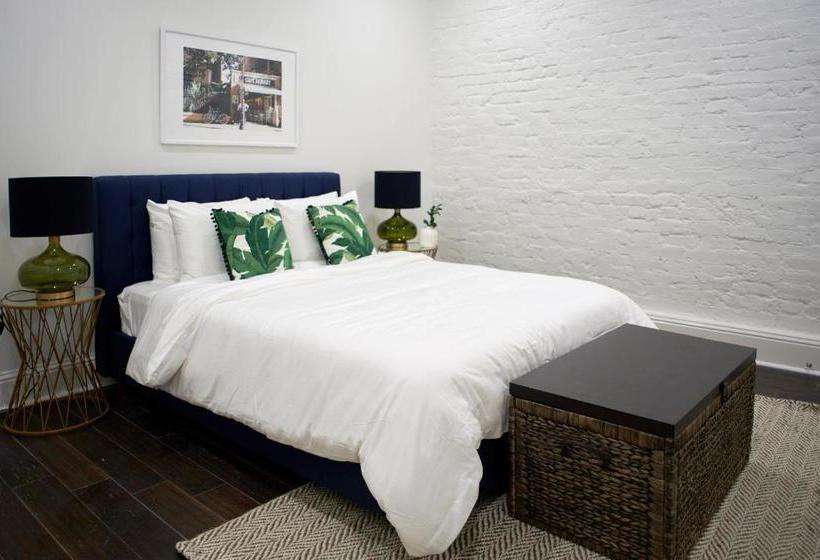 Sonder Lafayette Square