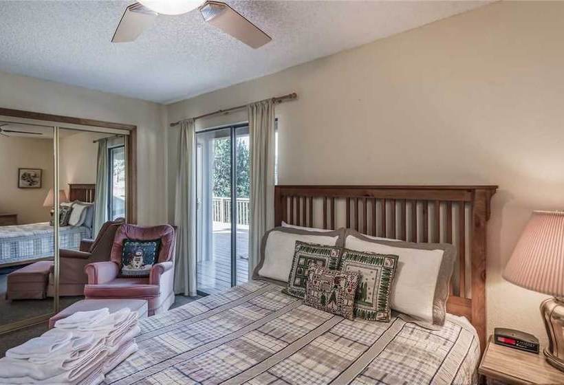 Breakaway Cabin  Three Bedroom Cabin