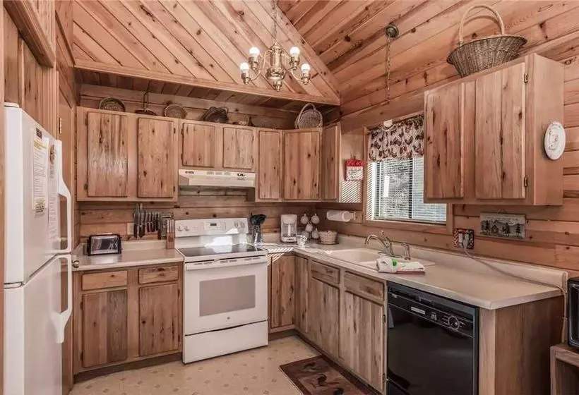 Breakaway Cabin  Three Bedroom Cabin