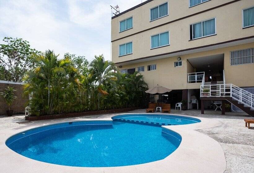 Capital O Hotel Los Caracoles, Acapulco