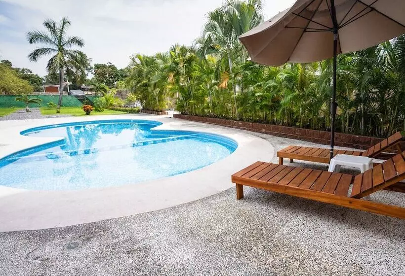 Capital O Hotel Los Caracoles, Acapulco