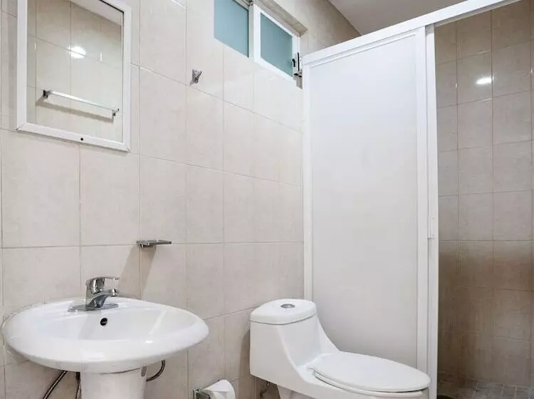 Capital O Hotel Los Caracoles, Acapulco