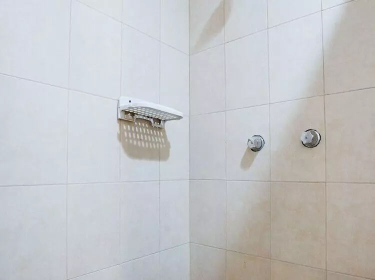 Capital O Hotel Los Caracoles, Acapulco