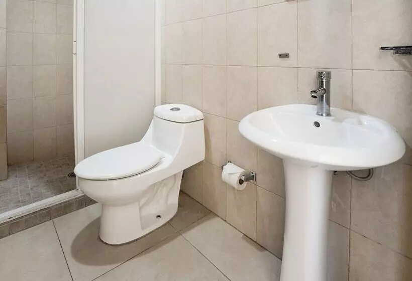 Capital O Hotel Los Caracoles, Acapulco