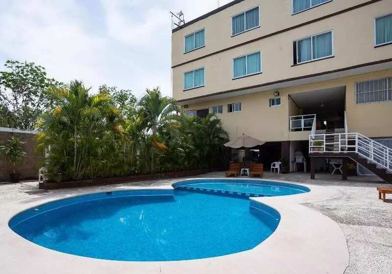 Capital O Hotel Los Caracoles, Acapulco