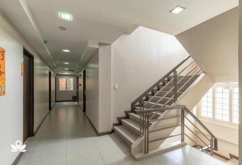 Lorenzzo Suites Hotel Makati