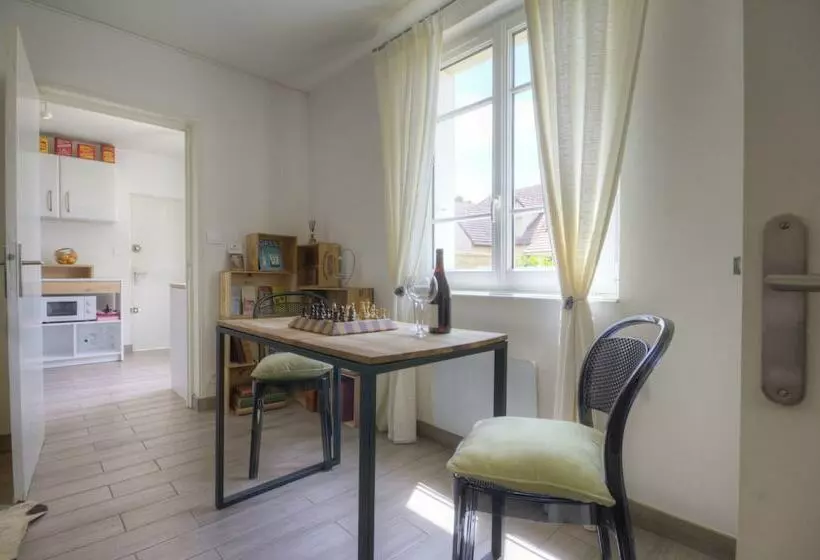 L Escale De Jules Et Lily