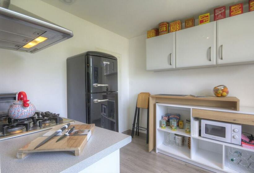 L Escale De Jules Et Lily