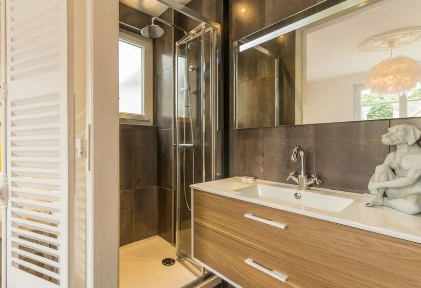 L Escale De Jules Et Lily