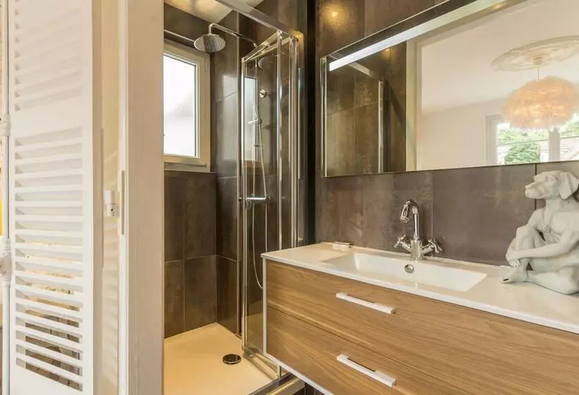 L Escale De Jules Et Lily