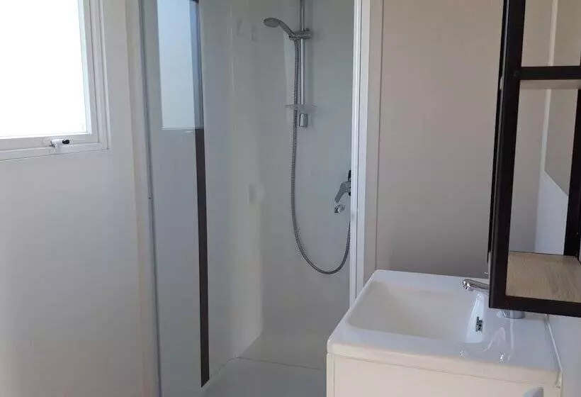 Hotelli Camping La Corniche