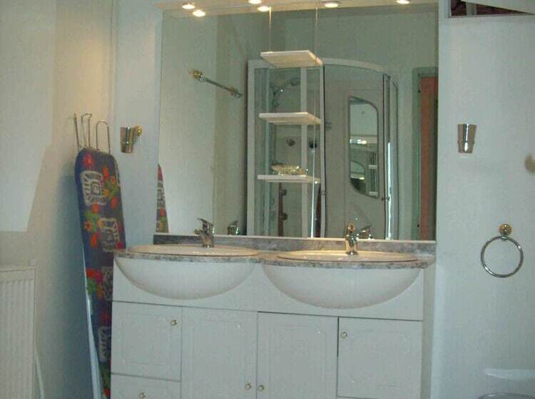 بنسيون Domaine La Fontaine Du Cade