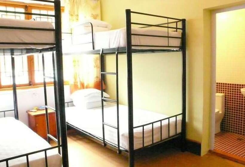 בית מלון כפרי The Old Place In T Youth Hostel