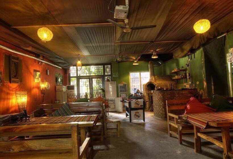 בית מלון כפרי The Old Place In T Youth Hostel