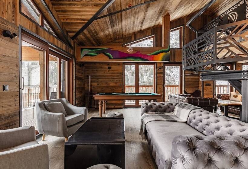 بنسيون Chalet Raven Co Living