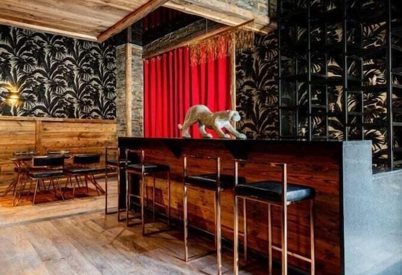 بنسيون Chalet Raven Co Living