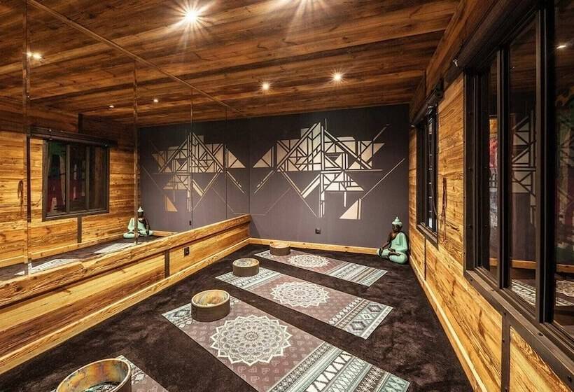 بنسيون Chalet Raven Co Living