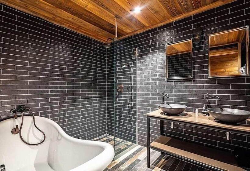 بنسيون Chalet Raven Co Living