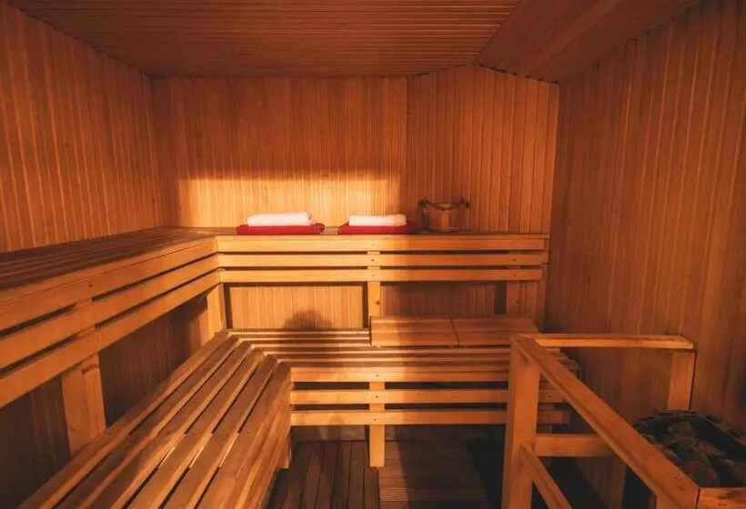 Majatalo Chalet Raven Co Living