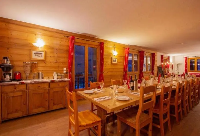 Majatalo Chalet Raven Co Living