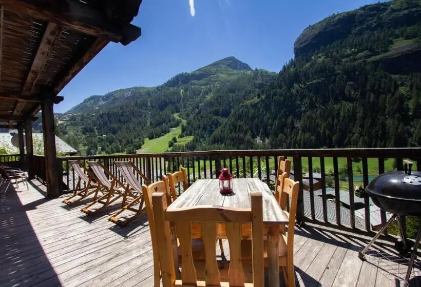 Majatalo Chalet Raven Co Living