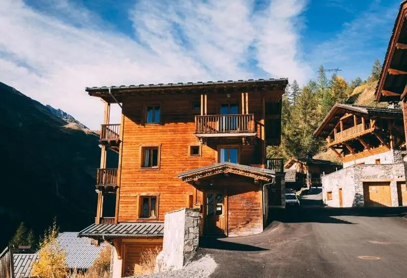 Majatalo Chalet Raven Co Living