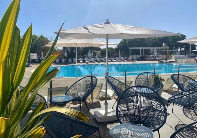 Hyde Park Lane Villas