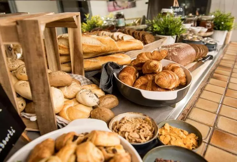 Campanile Hotel Zevenaar  Arnhem