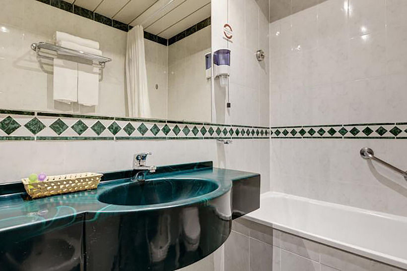 Отель Aris Garden