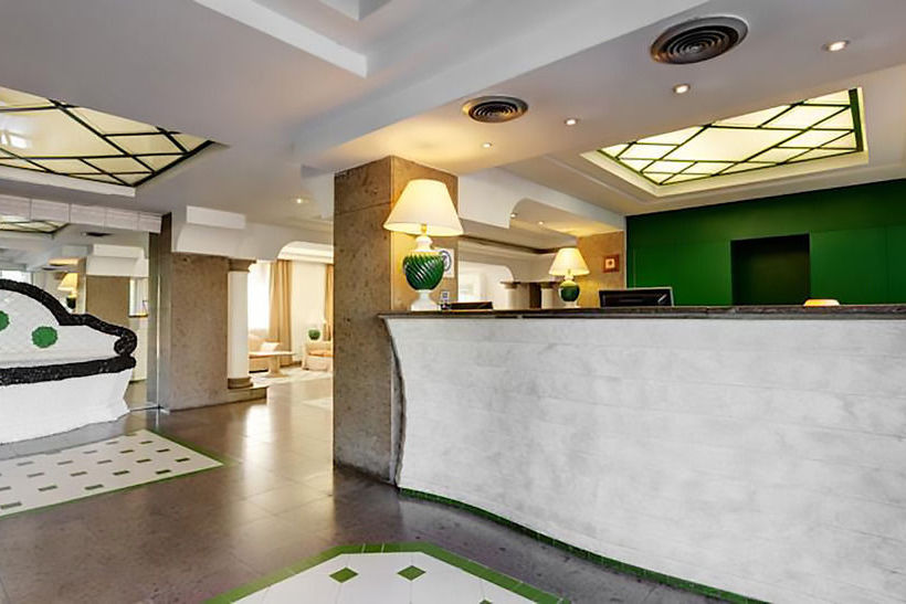 Отель Aris Garden