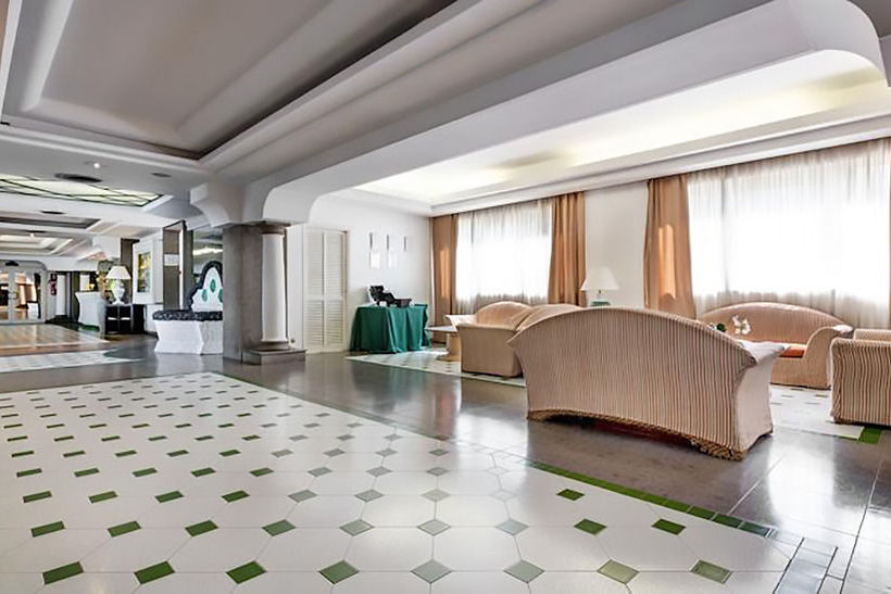 Отель Aris Garden