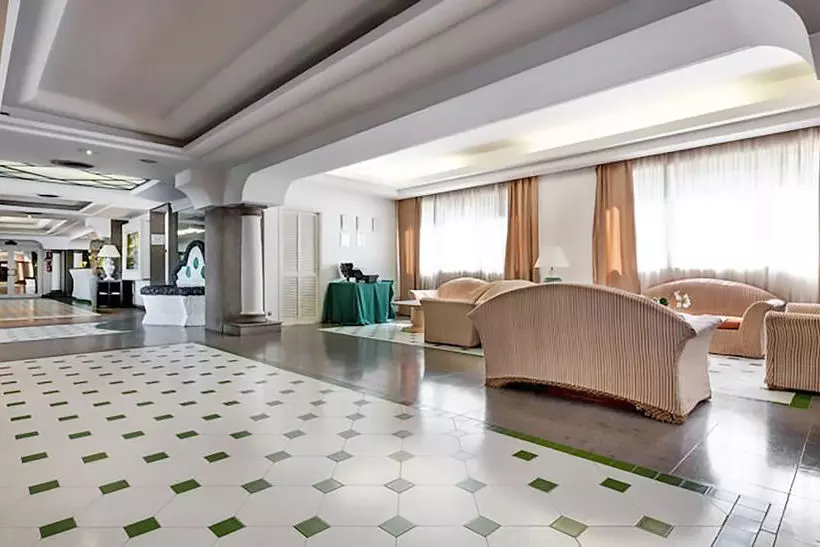 בית מלון כפרי Aris Garden