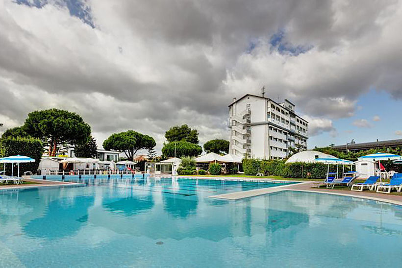 Отель Aris Garden